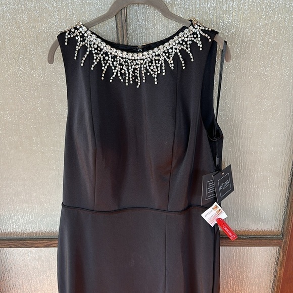 Mac Duggal Sleeveless Rhinestone Collar Column Gown size 12 new sold out size! - Picture 7 of 13